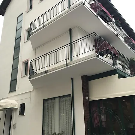 Beverly Aparthotel